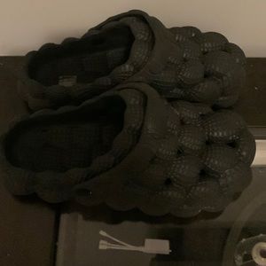 Bubble croc slides
